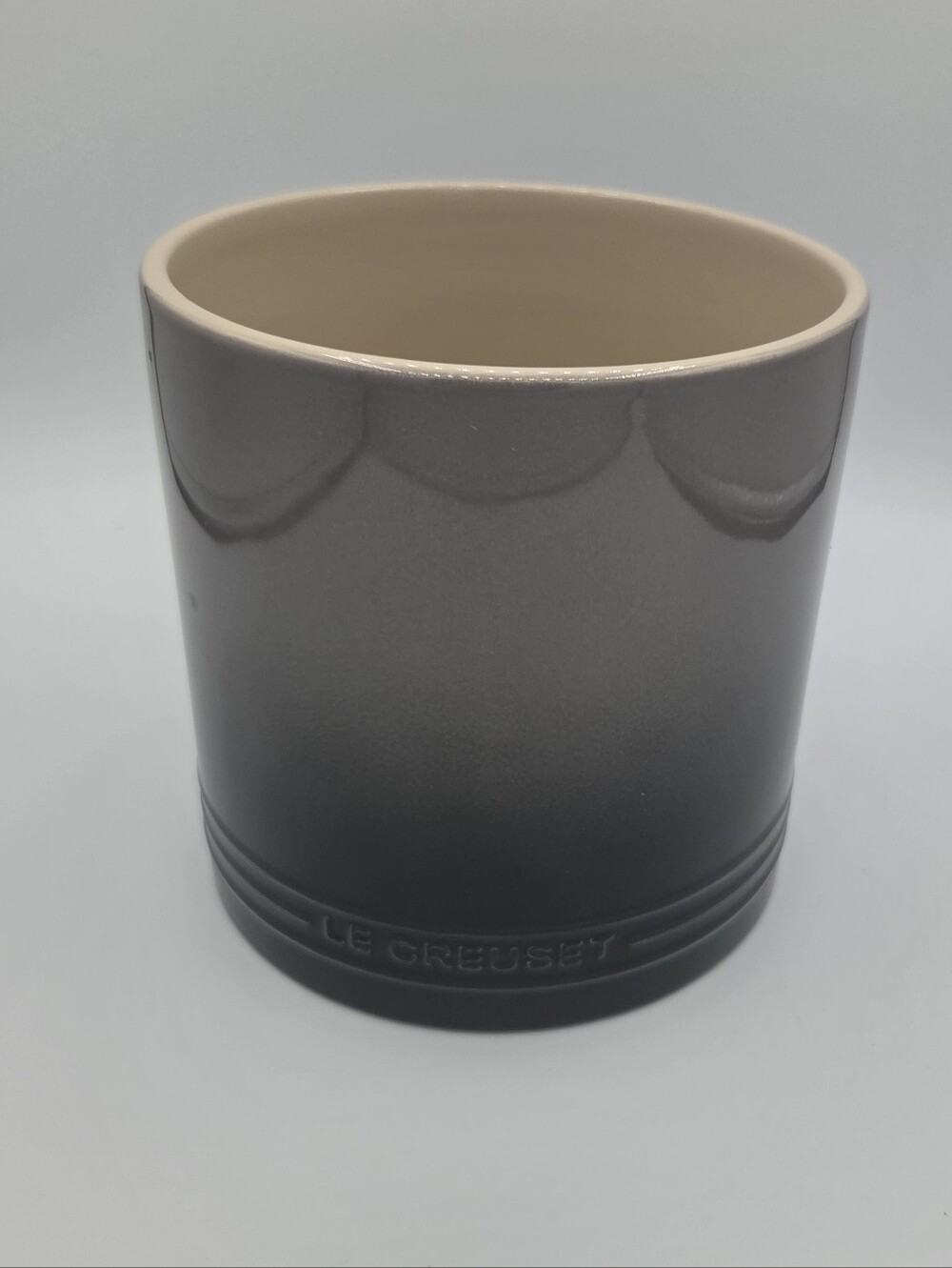 Le Creuset Gray Ceramic Canister 2.5 L/2.9 qt Round Microwave Safe